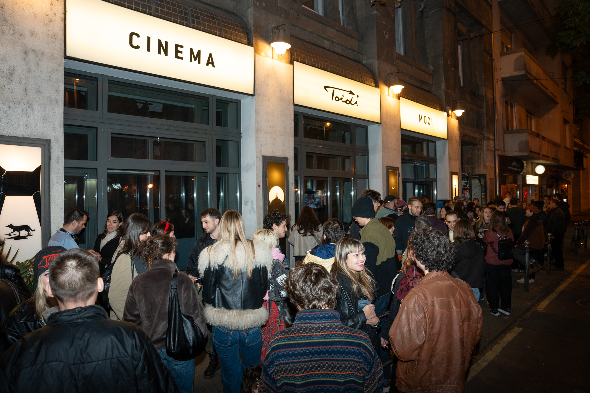 Hatalmas buliba torkollott a Közért különkiadásának sold out-os bemutatója