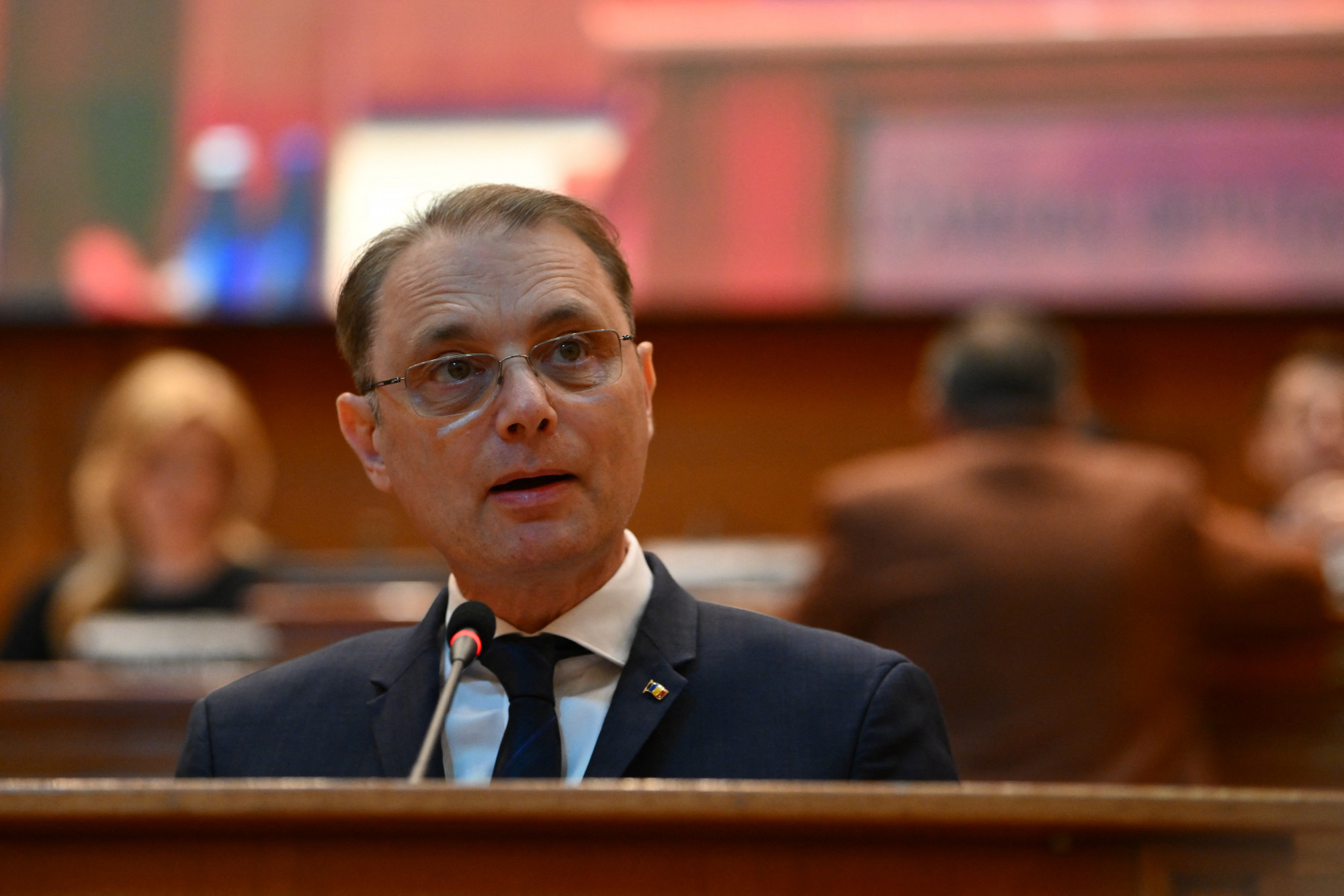 Véget ér a román kormányválság, a negyedik miniszterelnök-jelöltet megszavazta a parlament