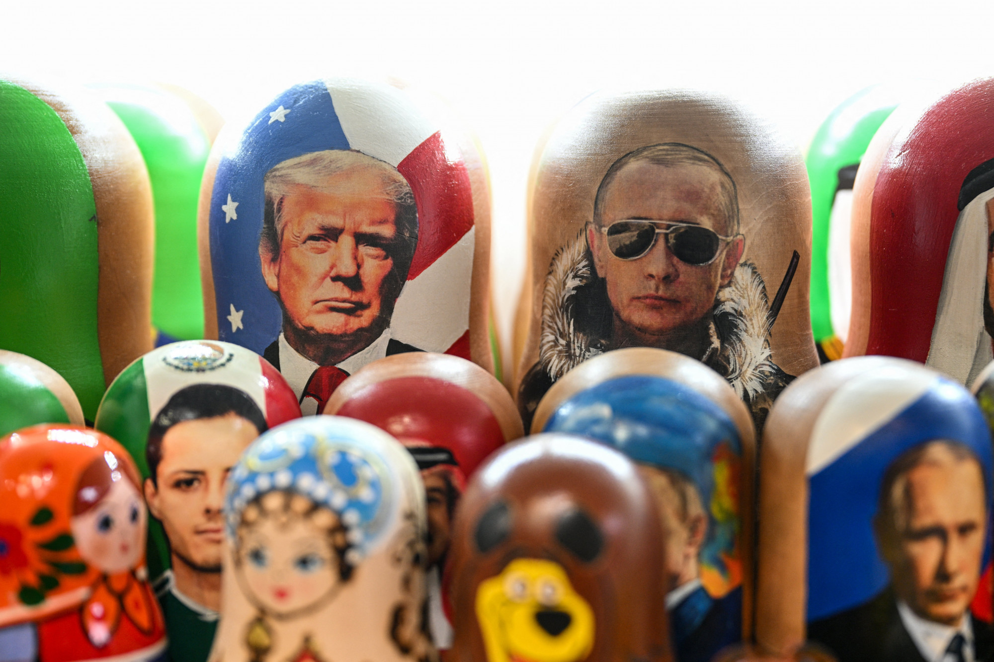Trump eddig se volt ellenséges Putyinnal, de most már végképp nem is titkolja, kinek az oldalán áll
