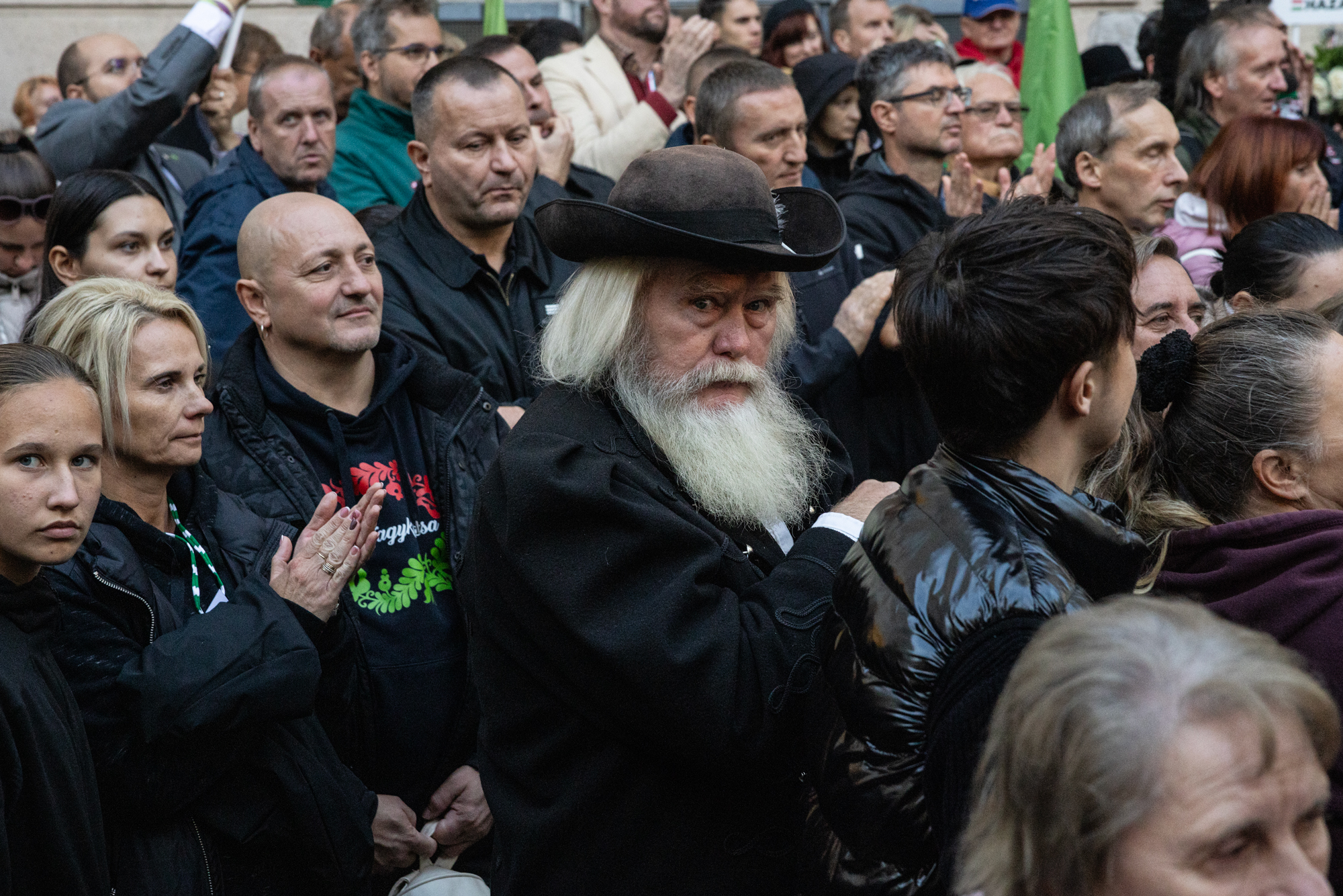 Felpörgette a magyarométert a Corvin közben a Mi Hazánk elnöke, majd nemzeti ellenállást hirdetett egy társasjáték miatt