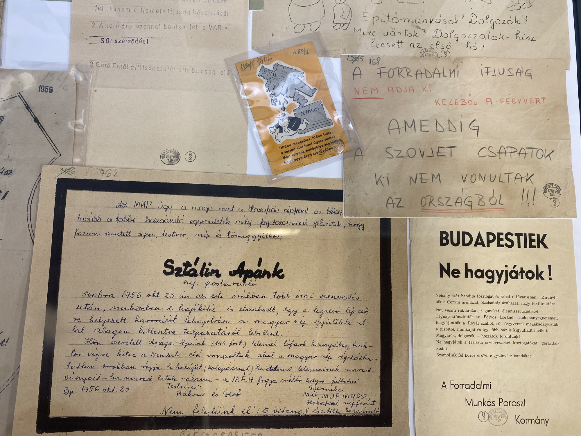 Azt hitték, győzött a forradalom, úgyhogy elindultak lefotózni a szétlőtt Budapestet