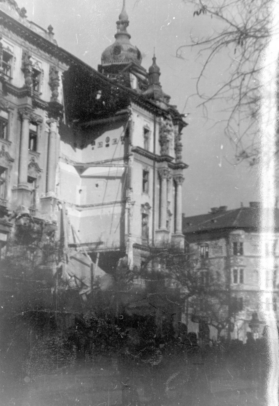 Azt hitték, győzött a forradalom, úgyhogy elindultak lefotózni a szétlőtt Budapestet