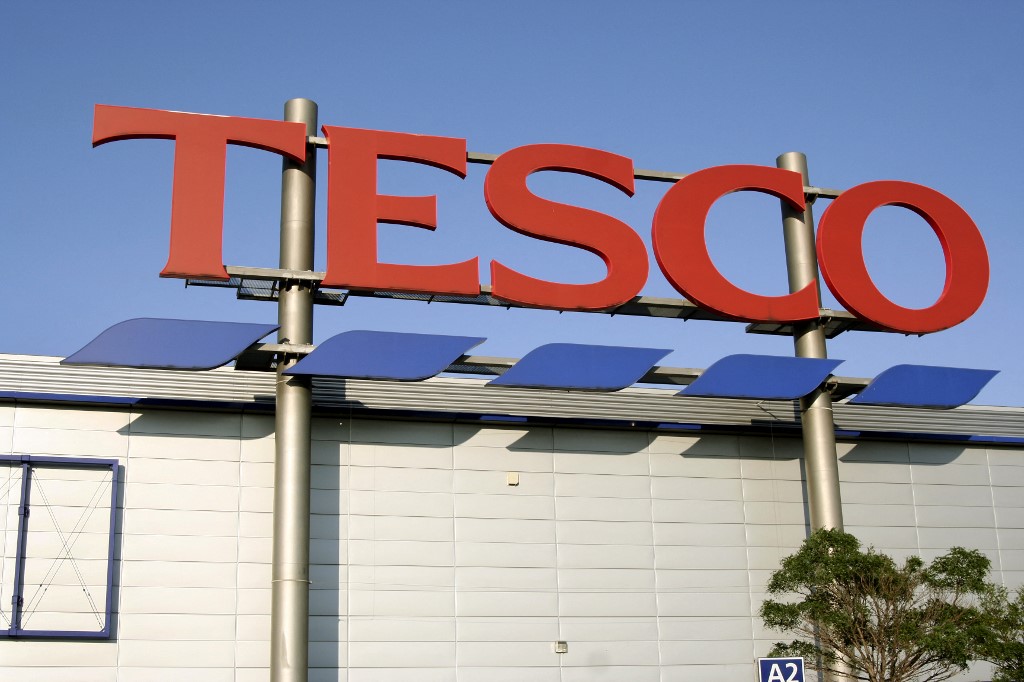 A Tesco eladja csehországi és szlovákiai üzleteit, a magyarországi hálózat sorsa egyelőre kérdéses