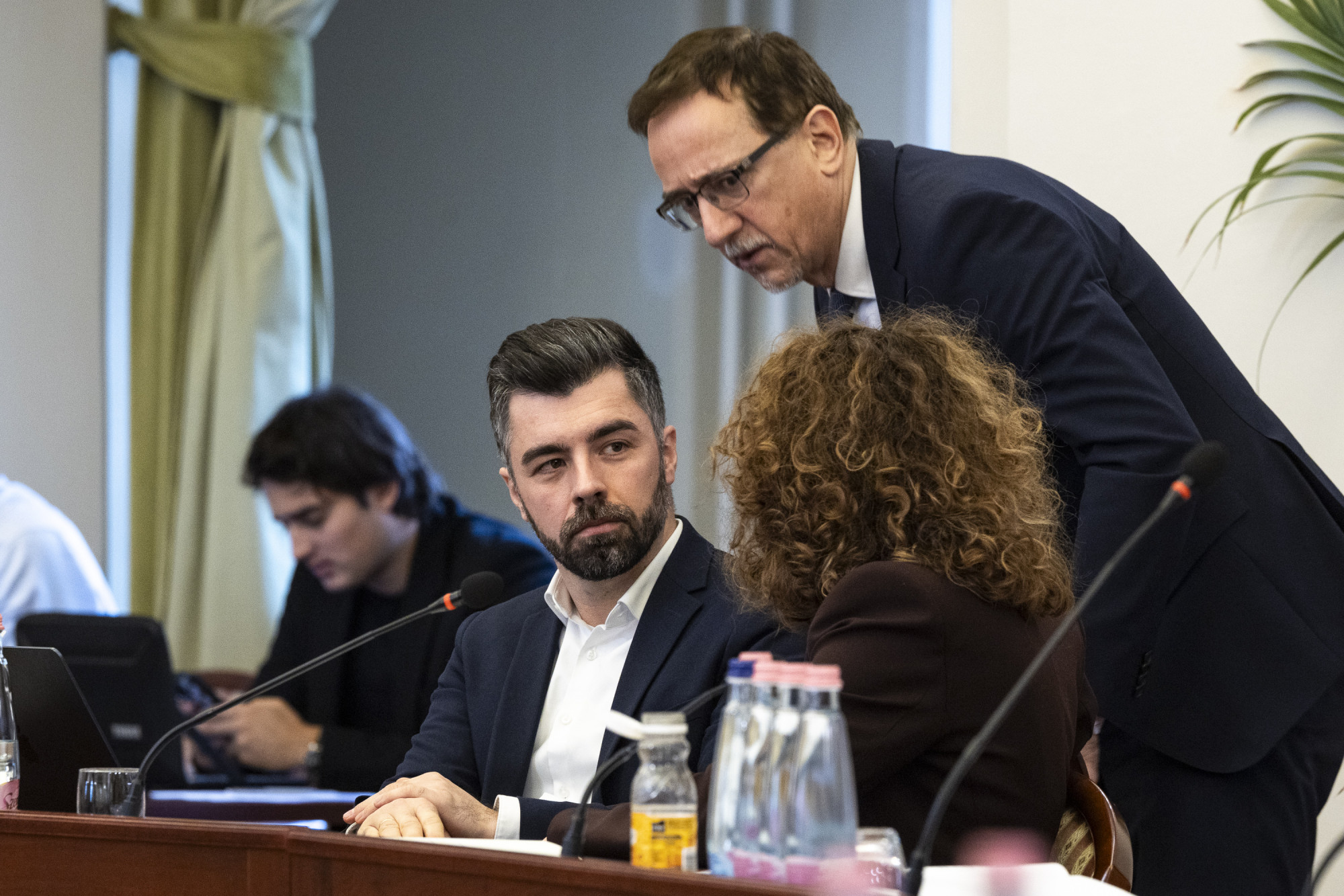 „Van képük azt a szót kiejteni, hogy hatástanulmány? Röhej!” – maratoni ülésen feszültek egymásnak a képviselők a Fővárosi Közgyűlésben