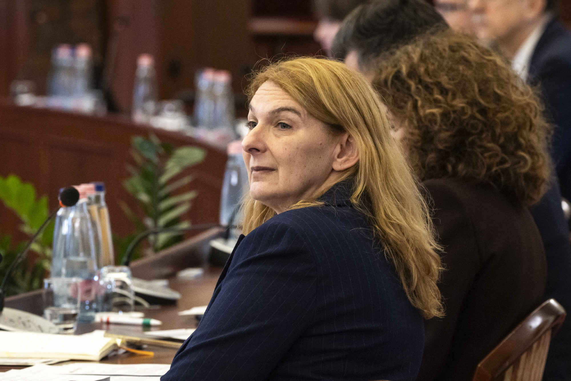 „Van képük azt a szót kiejteni, hogy hatástanulmány? Röhej!” – maratoni ülésen feszültek egymásnak a képviselők a Fővárosi Közgyűlésben