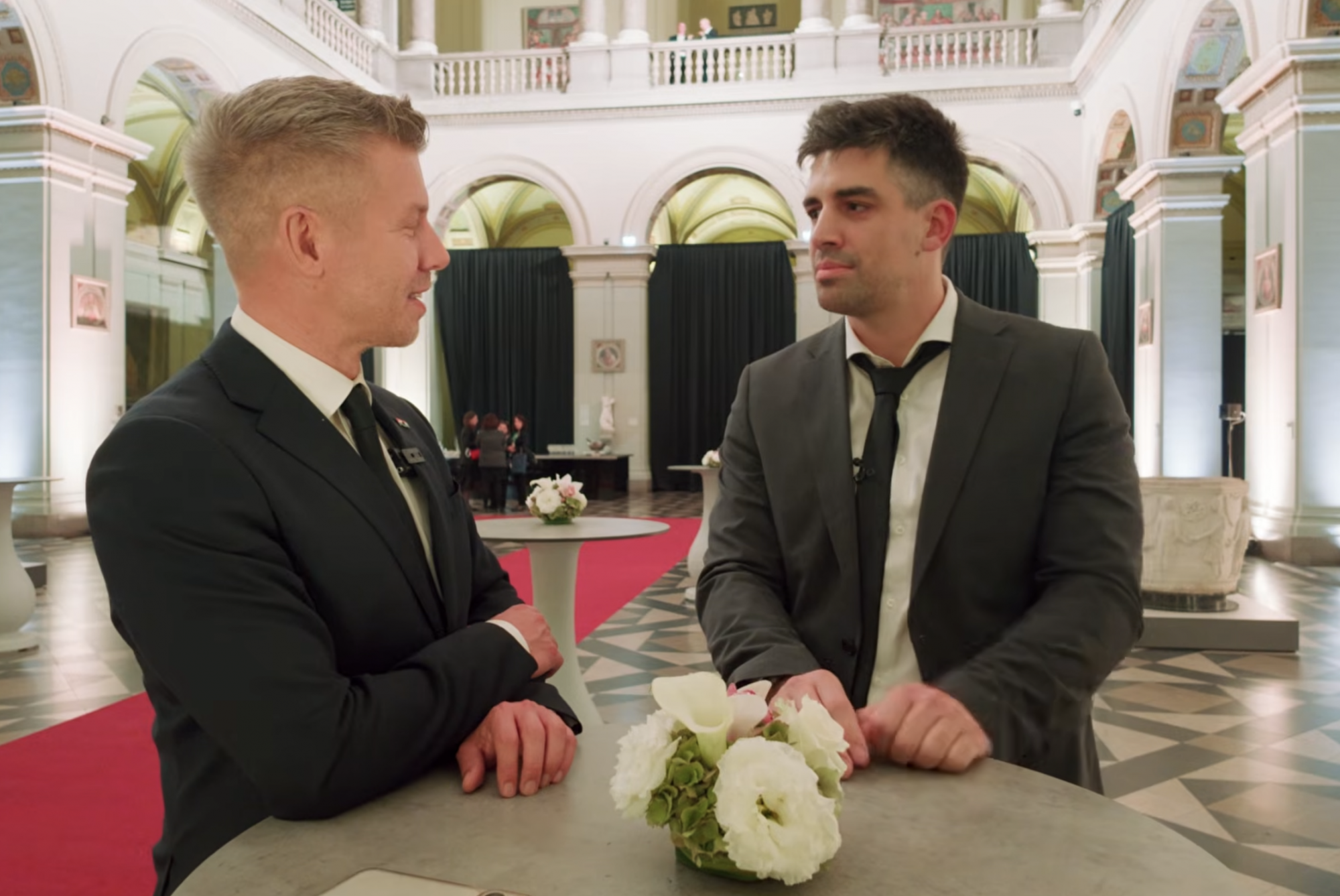 „Szar” – válaszolta Magyar Péter Nagy Ádám kérdésére, hogy milyen hatással van az emberi kapcsolataira a miniszterelnöki munkája