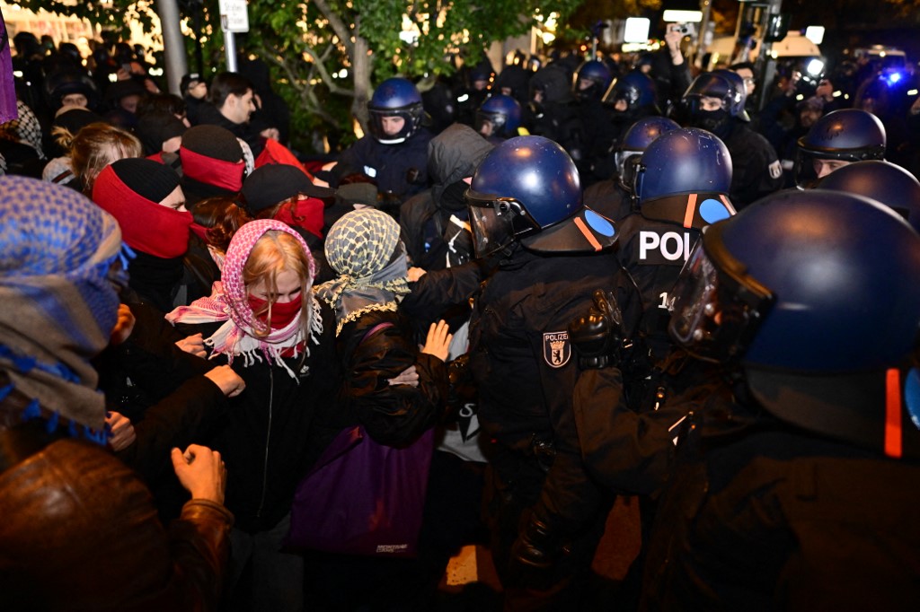 A franciák folytatják a tüntetéseket, a németeknél a fiatalok fogtak demonstrációba