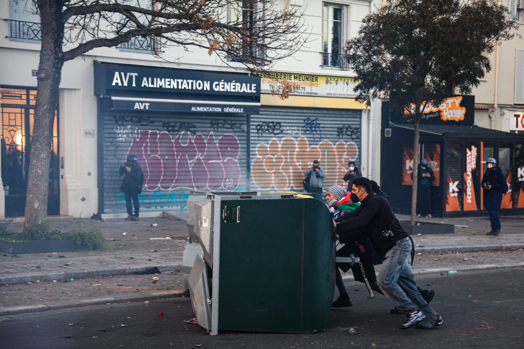 A franciák folytatják a tüntetéseket, a németeknél a fiatalok fogtak demonstrációba